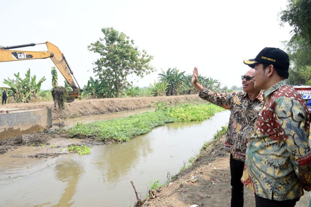 Bupati Subandi Percepat Normalisasi Sungai Sidoarjo di Musim Kemarau