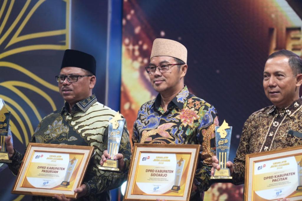DPRD Sidoarjo Raih JTV Legislatif Awards 2025 Berkat Fungsi Pengawasan