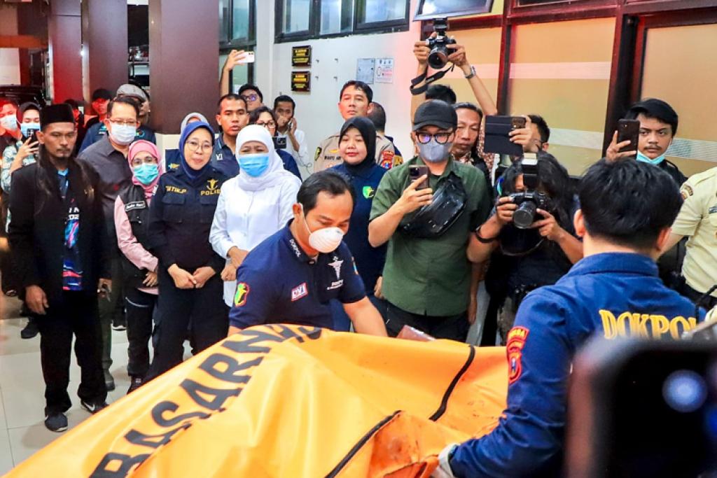 Gubernur Khofifah Pastikan Posko DVI Siap Identifikasi Korban Ponpes Al Khoziny Sidoarjo