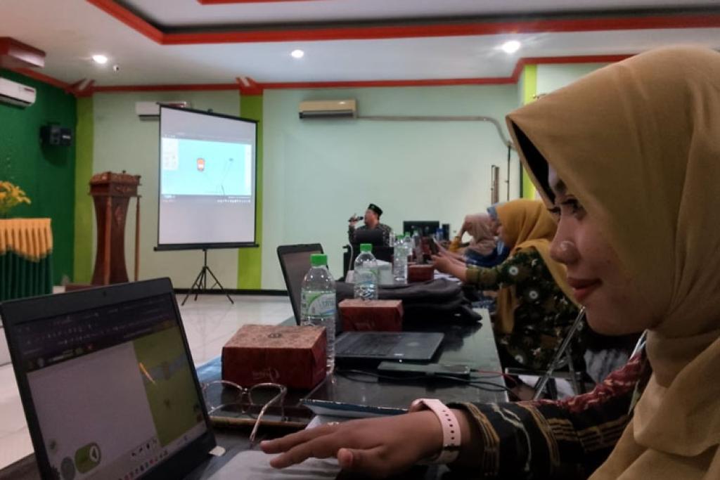 Guru MTs Nurul Hidayah Ikuti Pelatihan Coding dan AI LP Ma’arif NU di Sidoarjo