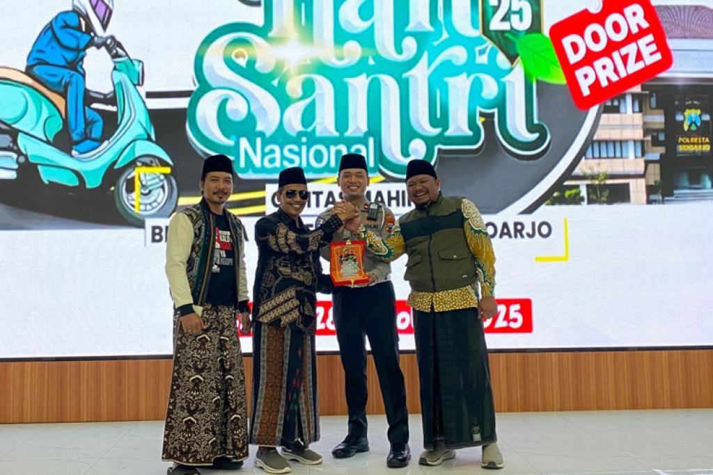 Santri dan Polresta Sidoarjo Gelar Motoran Klasik Rayakan Hari Santri Nasional