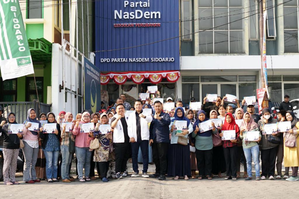 DPD NasDem Sidoarjo Salurkan Ribuan Beasiswa PIP untuk Tekan Putus Sekolah