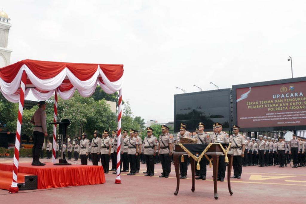 Polresta Sidoarjo Lakukan Rotasi Pejabat Utama dan Kapolsek untuk Penguatan Kamtibmas
