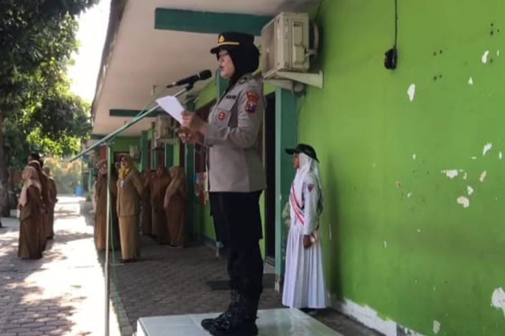 Kanit PPA Polresta Sidoarjo Ajak Siswa SMPN 1 Wonoayu Hindari Kenakalan Remaja