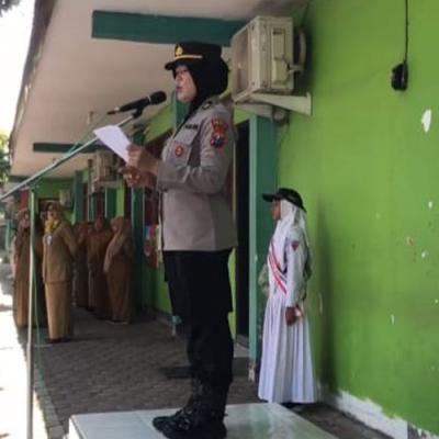 Kanit PPA Polresta Sidoarjo Ajak Siswa SMPN 1 Wonoayu Hindari Kenakalan Remaja